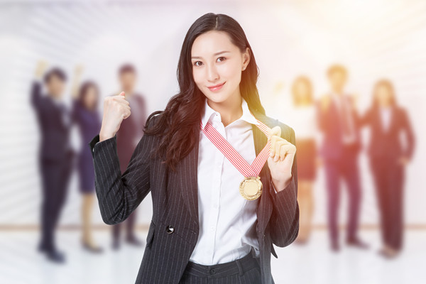 績效考核：評估員工成果，為晉升和獎懲提供依據(jù)