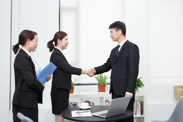 績(jī)效溝通：及時(shí)反饋，解決績(jī)效問(wèn)題