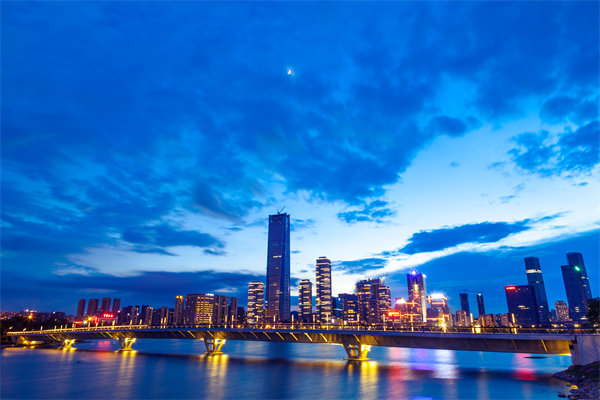 制定精準(zhǔn)企業(yè)戰(zhàn)略，引領(lǐng)企業(yè)邁向卓越發(fā)展新高度