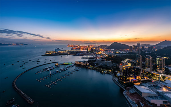 創(chuàng)新管理策略：深圳咨詢業(yè)如何助力企業(yè)跨越增長(zhǎng)瓶頸？