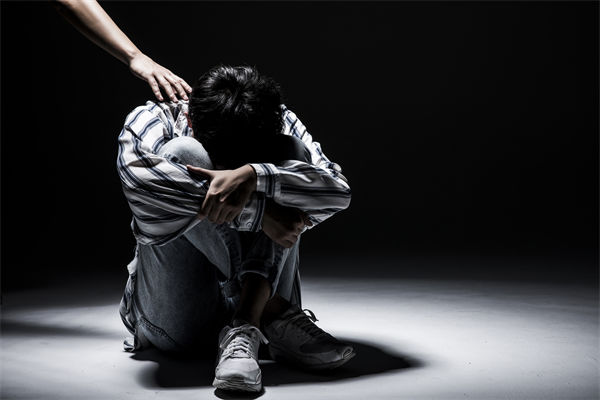 女子漏接電話被市監(jiān)所工作人員辱罵，人力資源管理有何感悟？