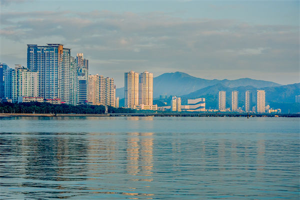珠海戰(zhàn)略咨詢公司如何幫助企業(yè)制定長遠發(fā)展規(guī)劃？