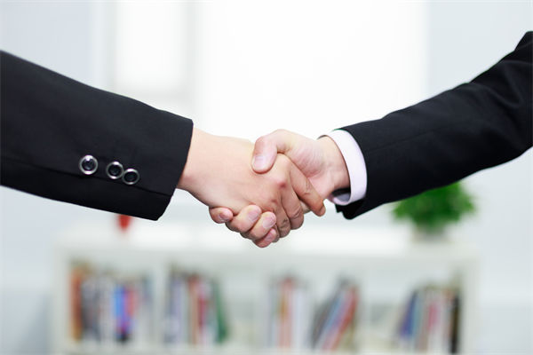 如何通過人力資源管理提升企業(yè)核心競爭力？