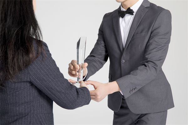 如何利用薪酬績效激勵，促進(jìn)跨部門合作與協(xié)調(diào)？