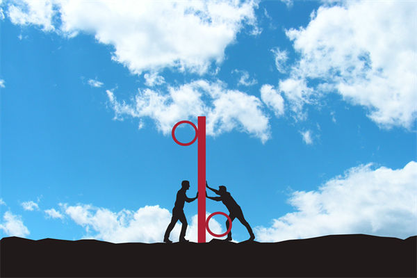 在全球化背景下，企業(yè)如何構(gòu)建競爭優(yōu)勢的戰(zhàn)略框架？