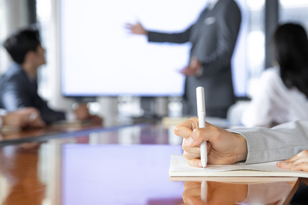 企業(yè)的會議管理制度不完善，如同虛設(shè)怎么辦？