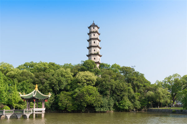 集團(tuán)戰(zhàn)略落地難，溫州集團(tuán)管控咨詢公司如何助力高效執(zhí)行？