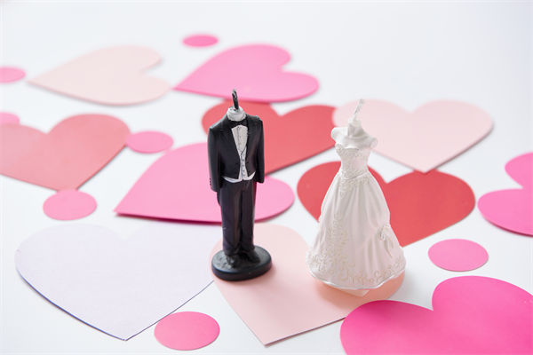 5月10日起結(jié)婚離婚不需要戶口本，人力資源怎么看？