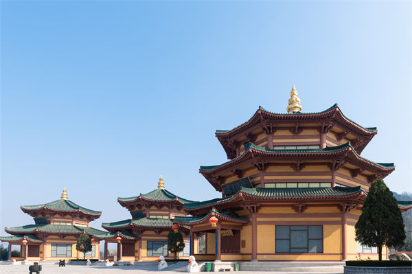 煙臺(tái)企業(yè)戰(zhàn)略模糊難落地？戰(zhàn)略咨詢(xún)公司如何精準(zhǔn)錨定增長(zhǎng)賽道？