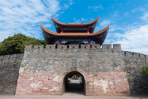 企業(yè)卡在轉(zhuǎn)型關(guān)鍵期難推進，肇慶管理咨詢公司有何突圍方案？