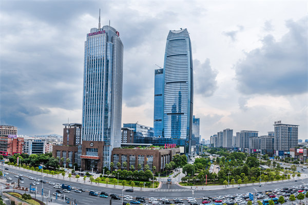 集團(tuán)子公司各自為戰(zhàn)內(nèi)耗嚴(yán)重，東莞集團(tuán)管控咨詢公司能協(xié)助解決嗎？